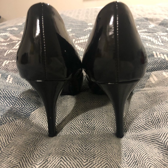 Black Patent Leather Pump Heels - Picture 3 of 6